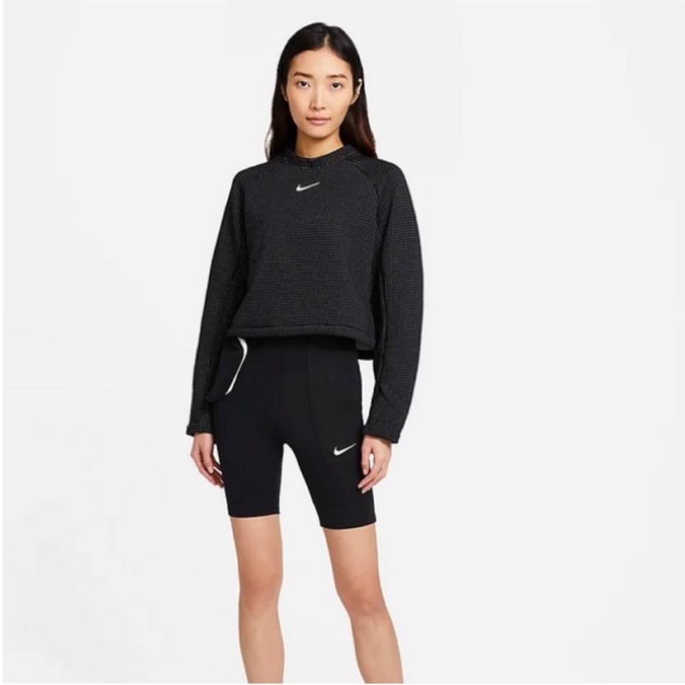 Nike Women’s Cropped Tech Fleece